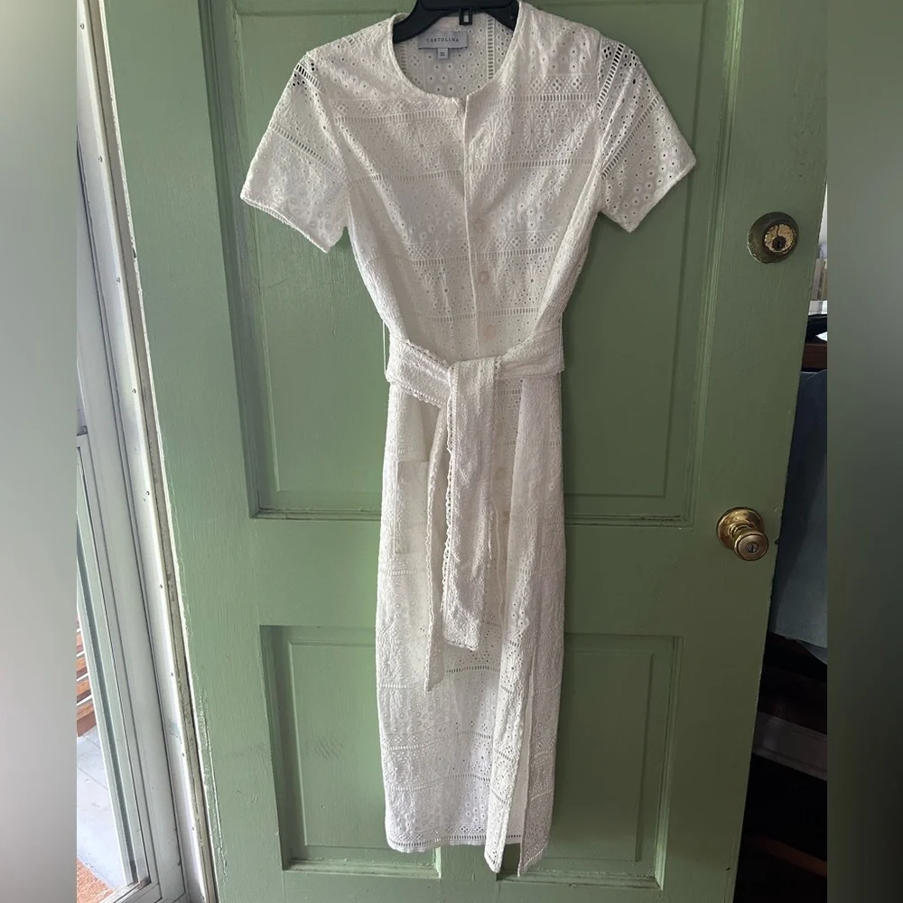 Cartolina Nantucket The Ophelia Dress in white eyelet - Picture 2 of 11